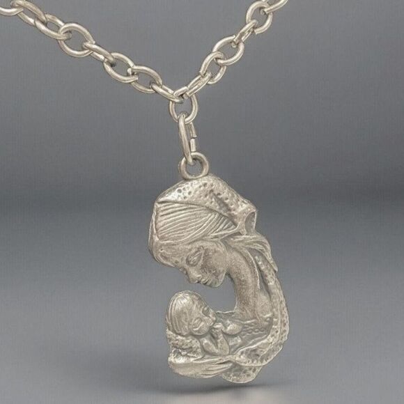 Italian Madonna & Child Necklace Pewter Silver Tone - Picture 1 of 4